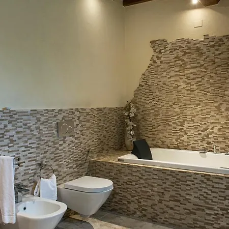 Villa La Madonnina 15&2 *