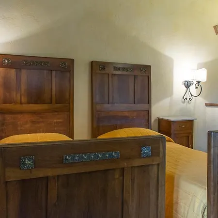Villa La Madonnina 15&2 *
